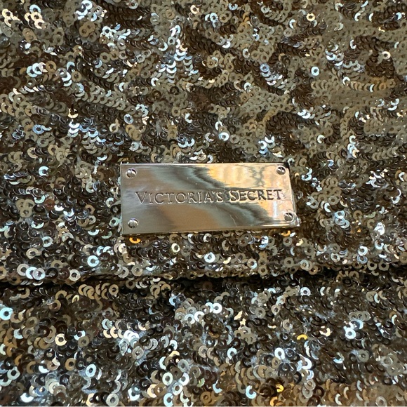 Victoria’s Secret Gold Sequin Clutch Purse Evening Hand Bag Shiny Zipper - Picture 2 of 15